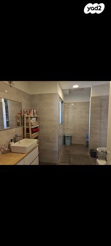 דירה, מעיין 5, נופרים, ראש העין