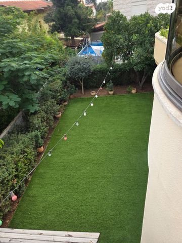 בית פרטי/ קוטג', הנרקיסים 27, נווה הפרחים, עתלית