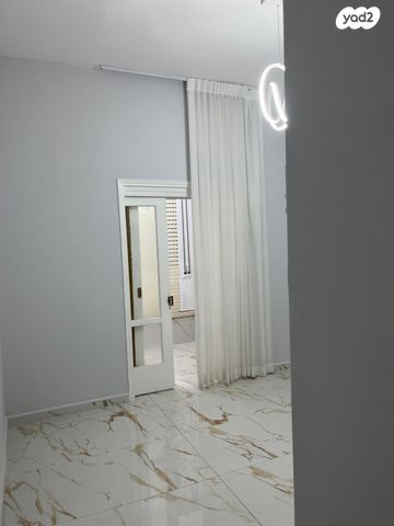 חדווה רשיש 16