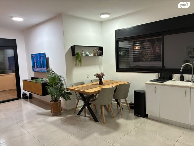 דירה, שדרות מוריה 26, מרכז הכרמל, חיפה