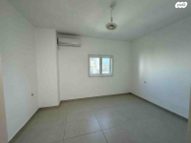 דירה, שדרות ז'בוטינסקי 25, מרכז העיר דרום, נתניה