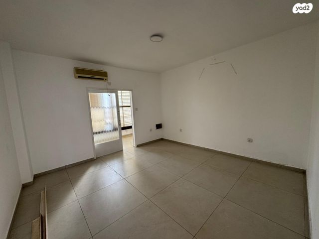 דירה, שדרות ז'בוטינסקי 25, מרכז העיר דרום, נתניה