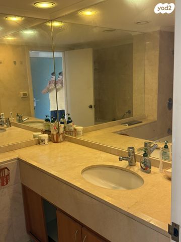 דירה, דוד אלעזר 10, חוף הכרמל, חיפה