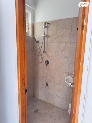 יחידת דיור, א.ד. גורדון 55, נווה מגן, רמת השרון