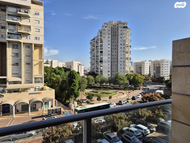 דירה, הר הצופים 54, רחובות ההולנדית, רחובות