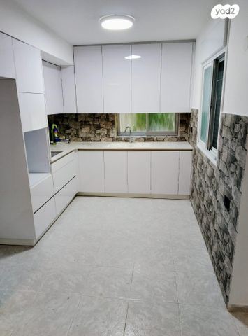 דירה, הגליל 84, נווה שאנן, חיפה