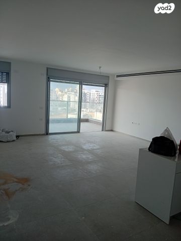 דירה, אורי אלמוג 17, קרית רבין, חולון