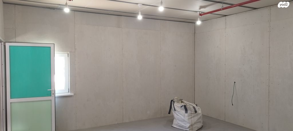 מבני תעשיה, 854 1, כיסרא סומיע, כיסרא סומיע