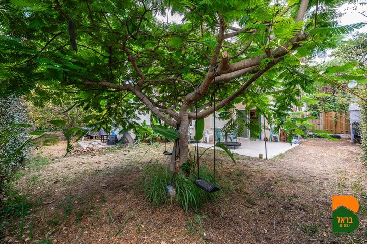 דו משפחתי, נווה הברון, זכרון יעקב