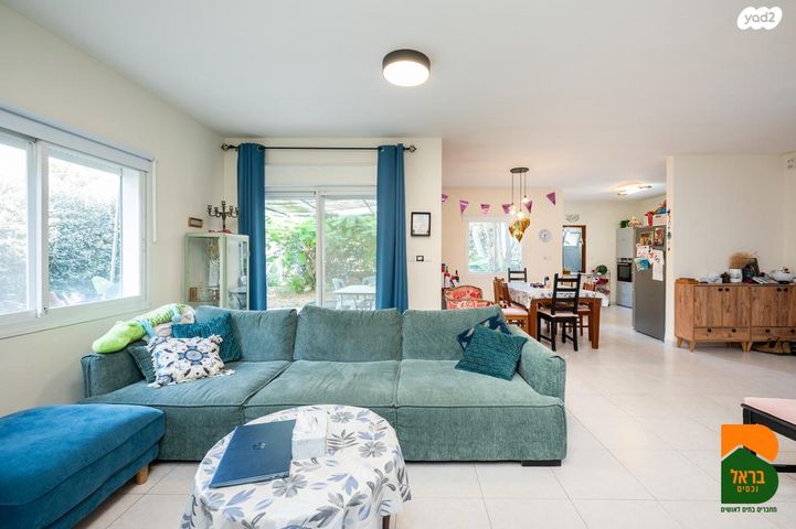 דו משפחתי, נווה הברון, זכרון יעקב