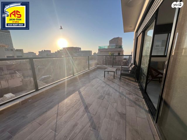 גג/ פנטהאוז, התהילה, נוף הטיילת, נתניה