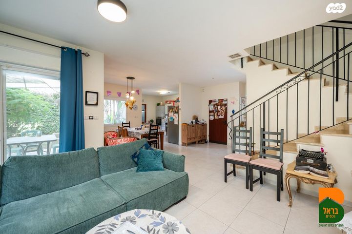 דו משפחתי, נווה הברון, זכרון יעקב