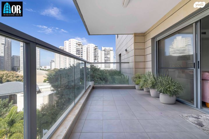 דירה, נאות רבין, יבנה