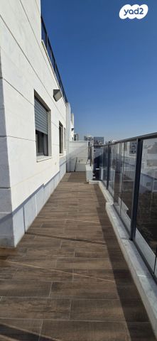 גג/ פנטהאוז, יוסף אהרונוביץ' 43, שיכון ותיקים, חולון