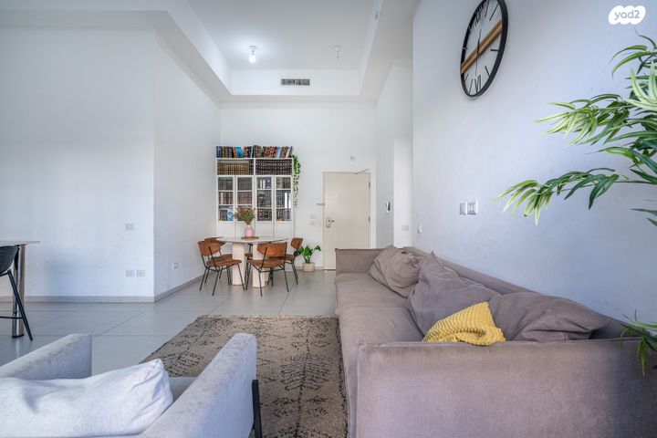 דירת גן, שדרות דוד המלך, אורות, אור עקיבא