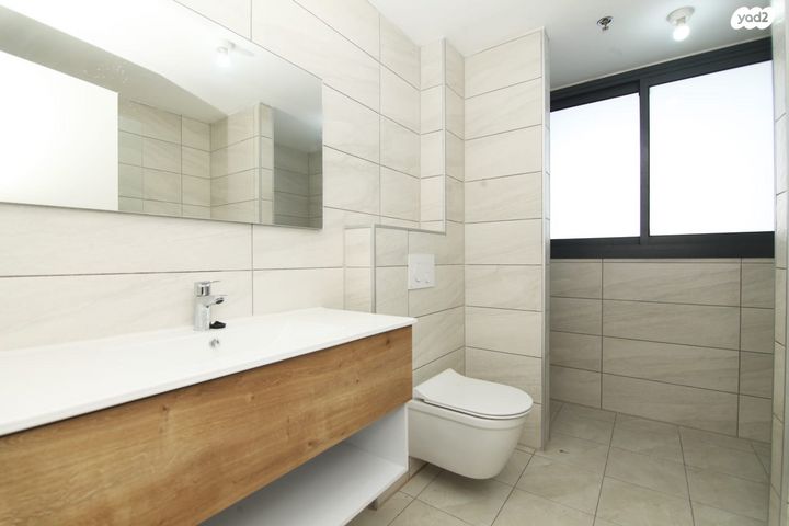 דירה, אמנון ליפקין שחק, נוף הטיילת, נתניה