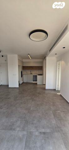 גג/ פנטהאוז, יוסף אהרונוביץ' 43, שיכון ותיקים, חולון