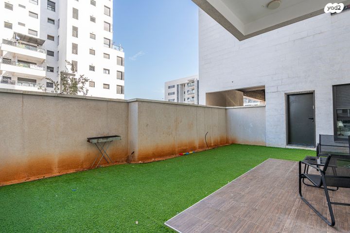 דירת גן, שדרות דוד המלך, אורות, אור עקיבא