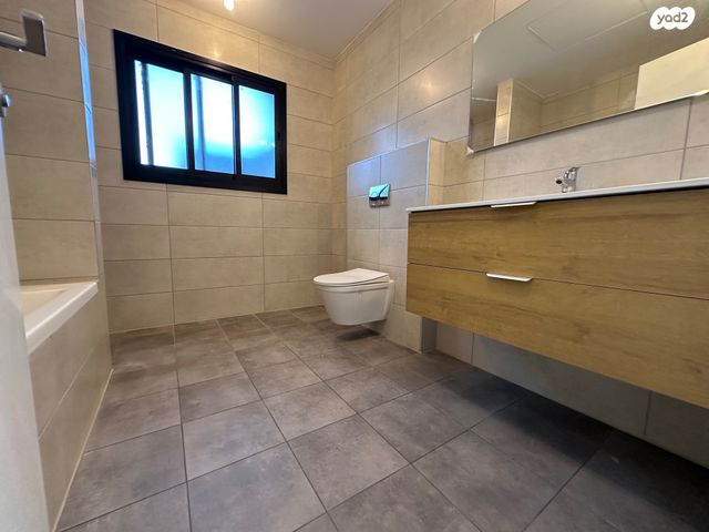 גג/ פנטהאוז, בני אמדורסקי, נווה זמר, רעננה