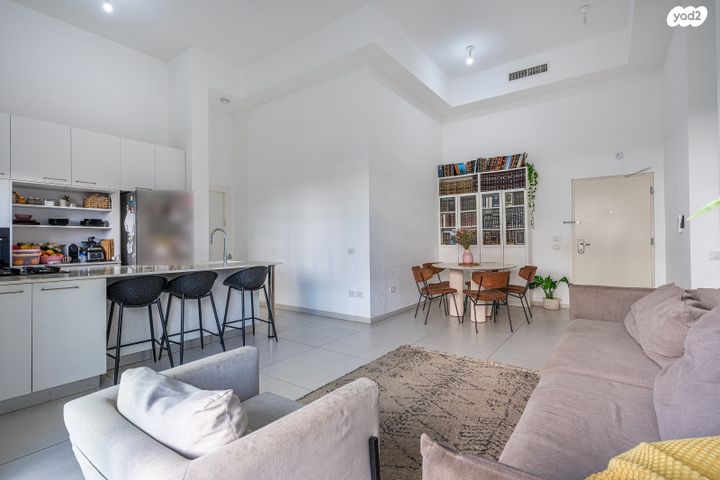 דירת גן, שדרות דוד המלך, אורות, אור עקיבא