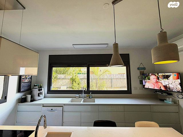 בית פרטי/ קוטג', פרוד