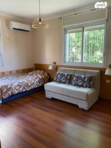 נווה יהושע, ערמונים