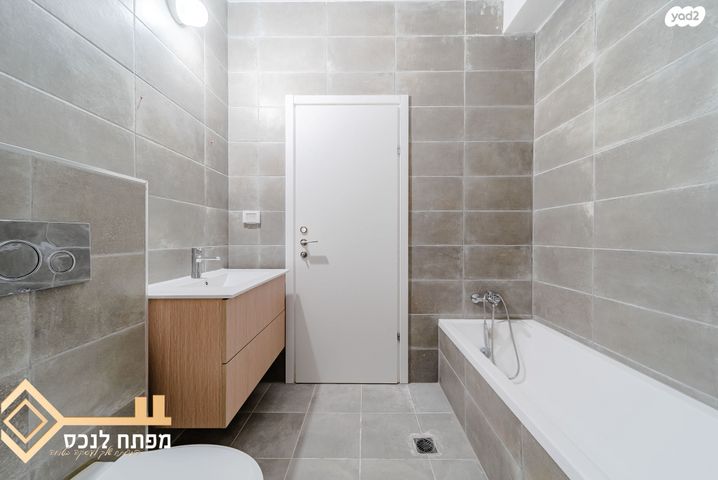 דירה, אריאל שרון, נווה שרון / שער העיר, נתיבות