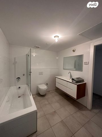 דירה, הוד השרון