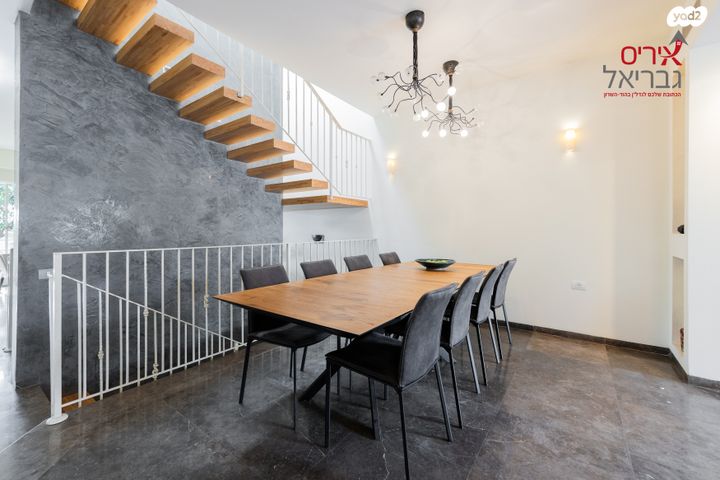 דו משפחתי, מתחם 19 - 20 (מתחם הפרחים), הוד השרון