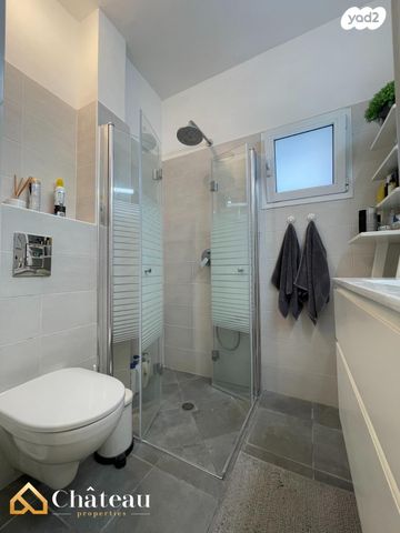 דירה, קרית הפרחים - 2005, רעננה