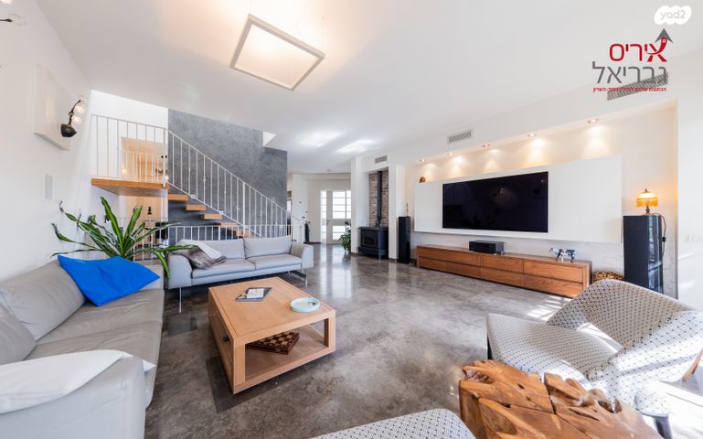 דו משפחתי, מתחם 19 - 20 (מתחם הפרחים), הוד השרון