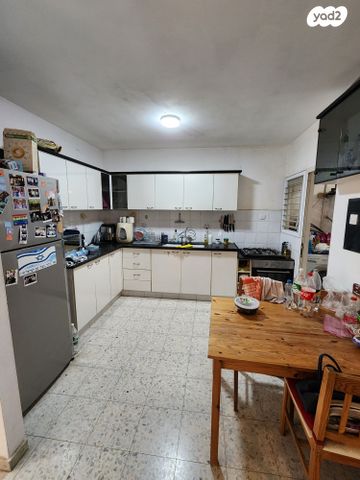 דירה, שמעוני, שכונה ב', באר שבע