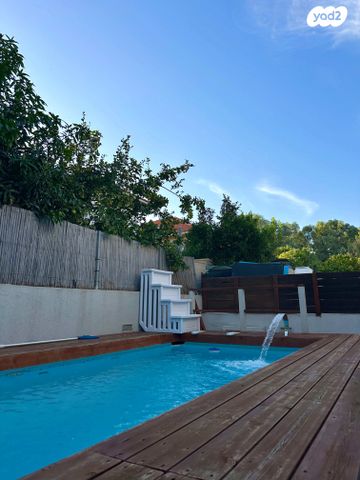 דו משפחתי, פרדס חנה כרכור