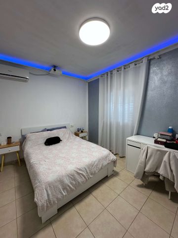 דו משפחתי, פרדס חנה כרכור