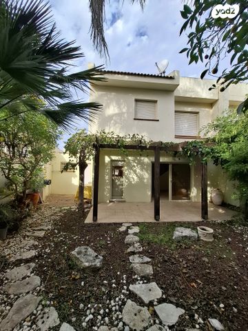 דו משפחתי, הירמוך, הנחלים, כפר יונה