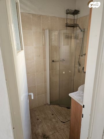 דירת גן, הרבי מקארלין, צהלון, שיכוני חסכון, תל אביב יפו