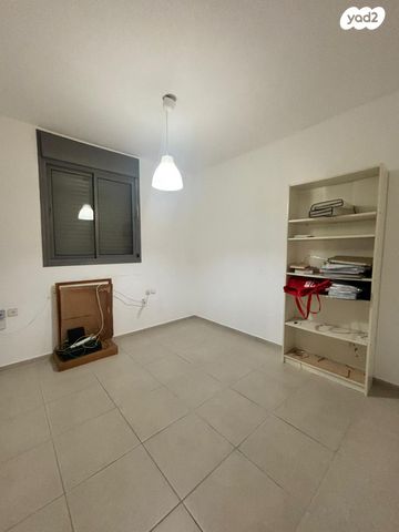 דירה, הסירה, יבנה