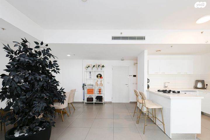 דירה, עוזי חיטמן, עיר ימים, נתניה