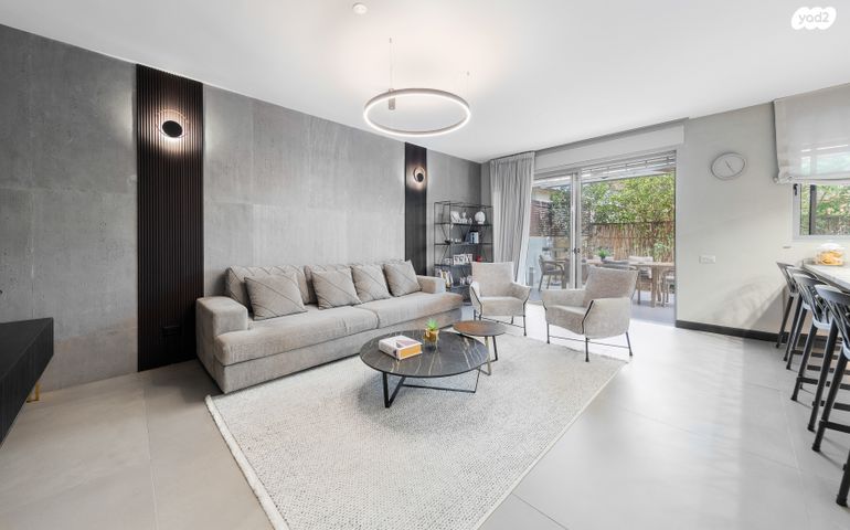 דירת גן, שלמה בן יוסף, הוד השרון