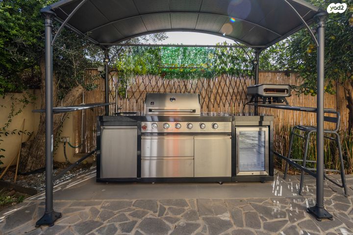 דירת גן, שלמה בן יוסף, הוד השרון