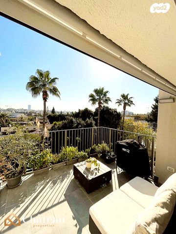 דירה, קרית הפרחים - 2005, רעננה