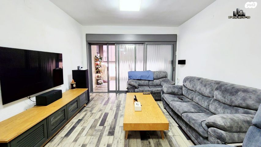 דירה, דוד רמז, עיר, מרכז העיר, נהריה