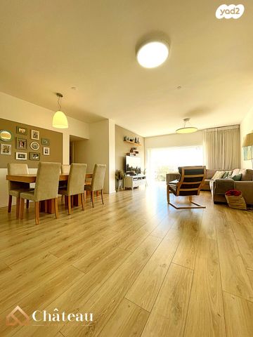 קרית הפרחים - 2005