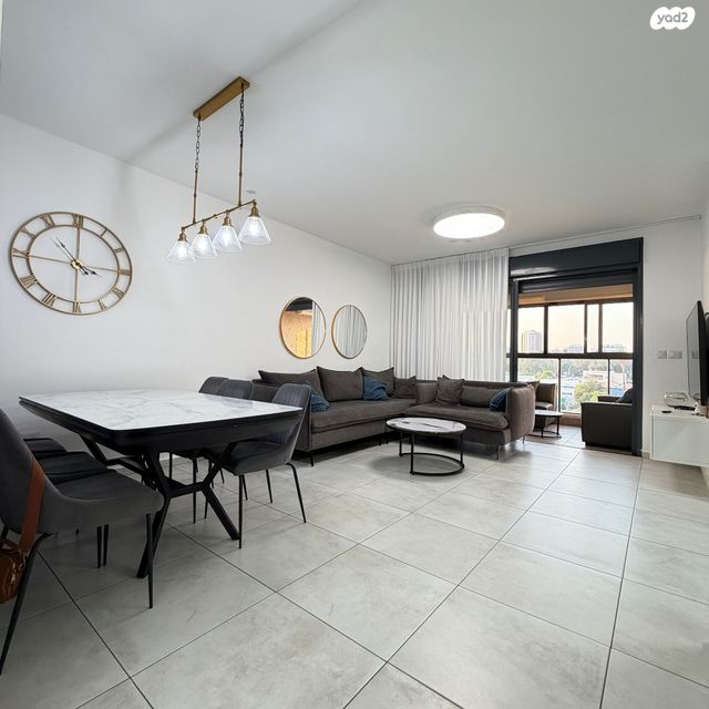 דירה, אהובה עוזרי 1, המחנה הצבאי, קרית מלאכי