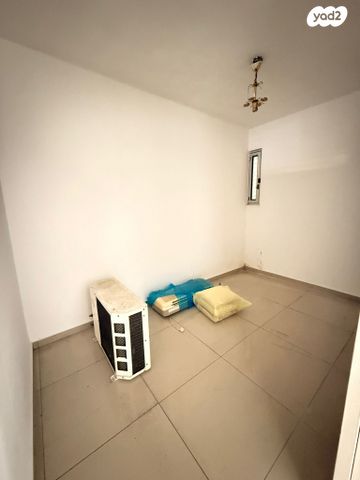 בית פרטי/ קוטג', יוטבתה 22, חולון