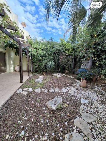 דו משפחתי, הירמוך, הנחלים, כפר יונה