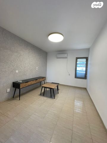 איינשטיין 27