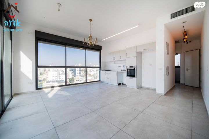 גג/ פנטהאוז, עלומים, אזור הבילויים, רמת גן