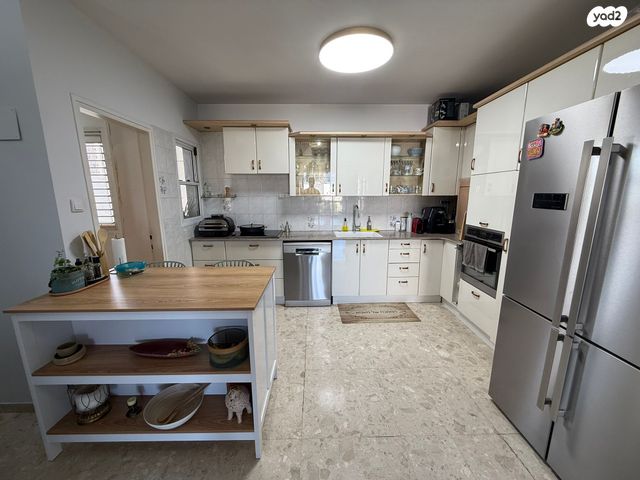 דירה, גבעת שמואל