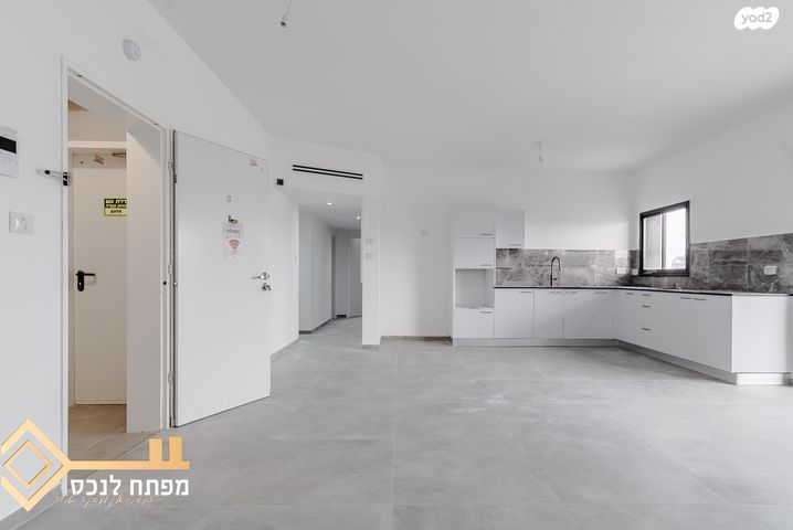 דירה, אריאל שרון, נווה שרון / שער העיר, נתיבות